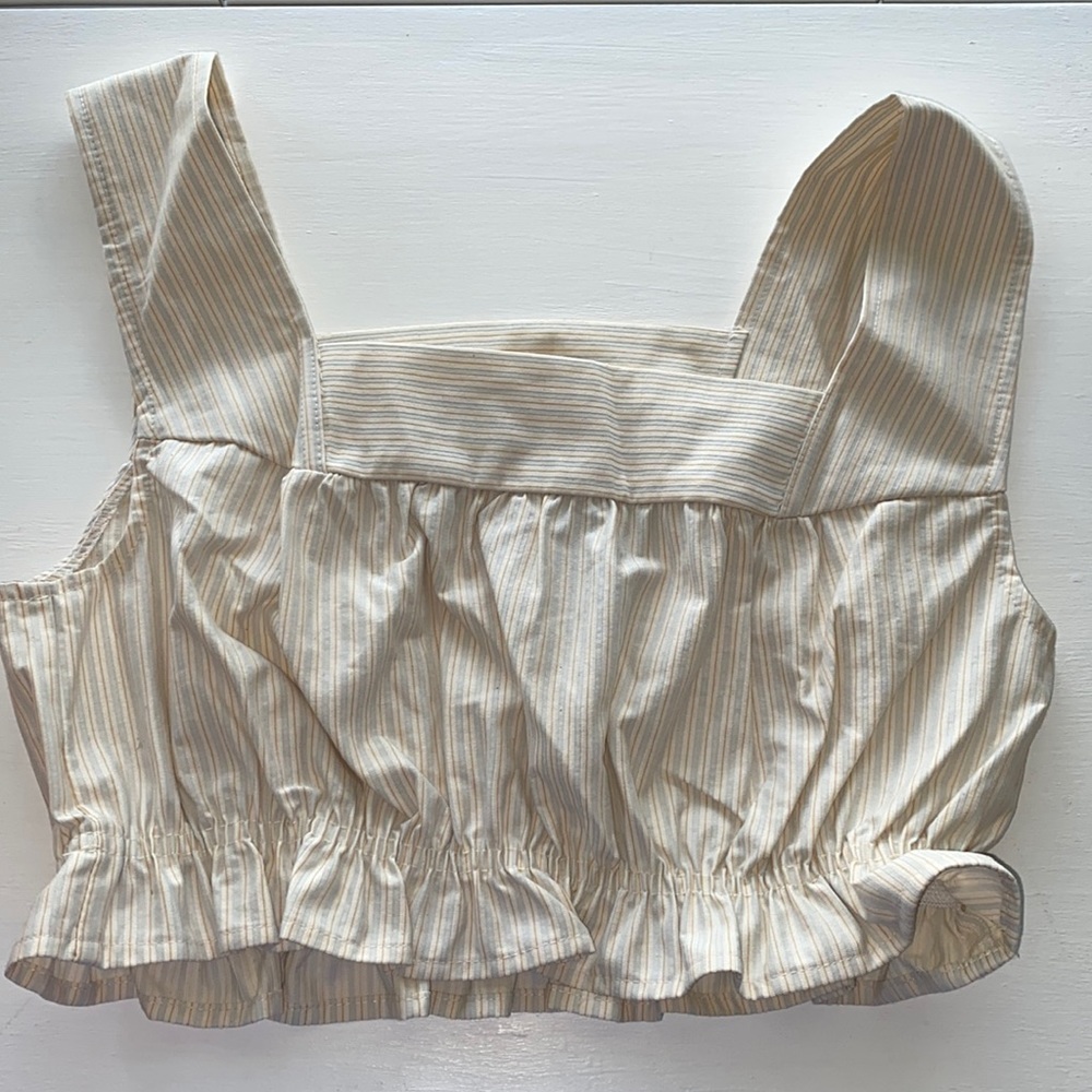Urban outfitters crop top!!